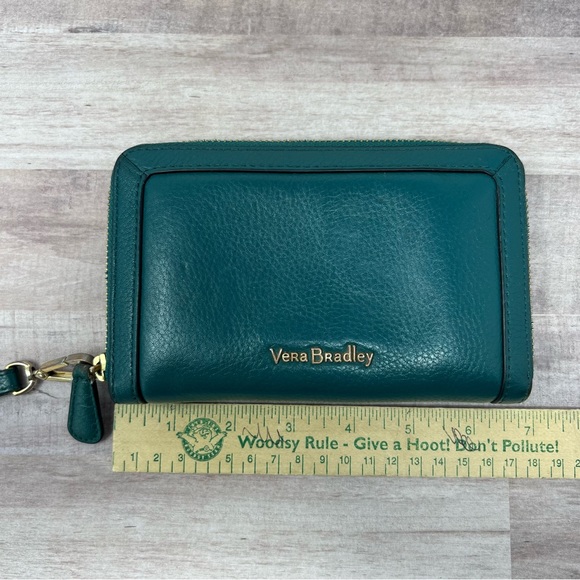 Vera Bradley the Grab And Go Wallet. Green Leather Wristlet. Card Organizer. Zip - Picture 10 of 13